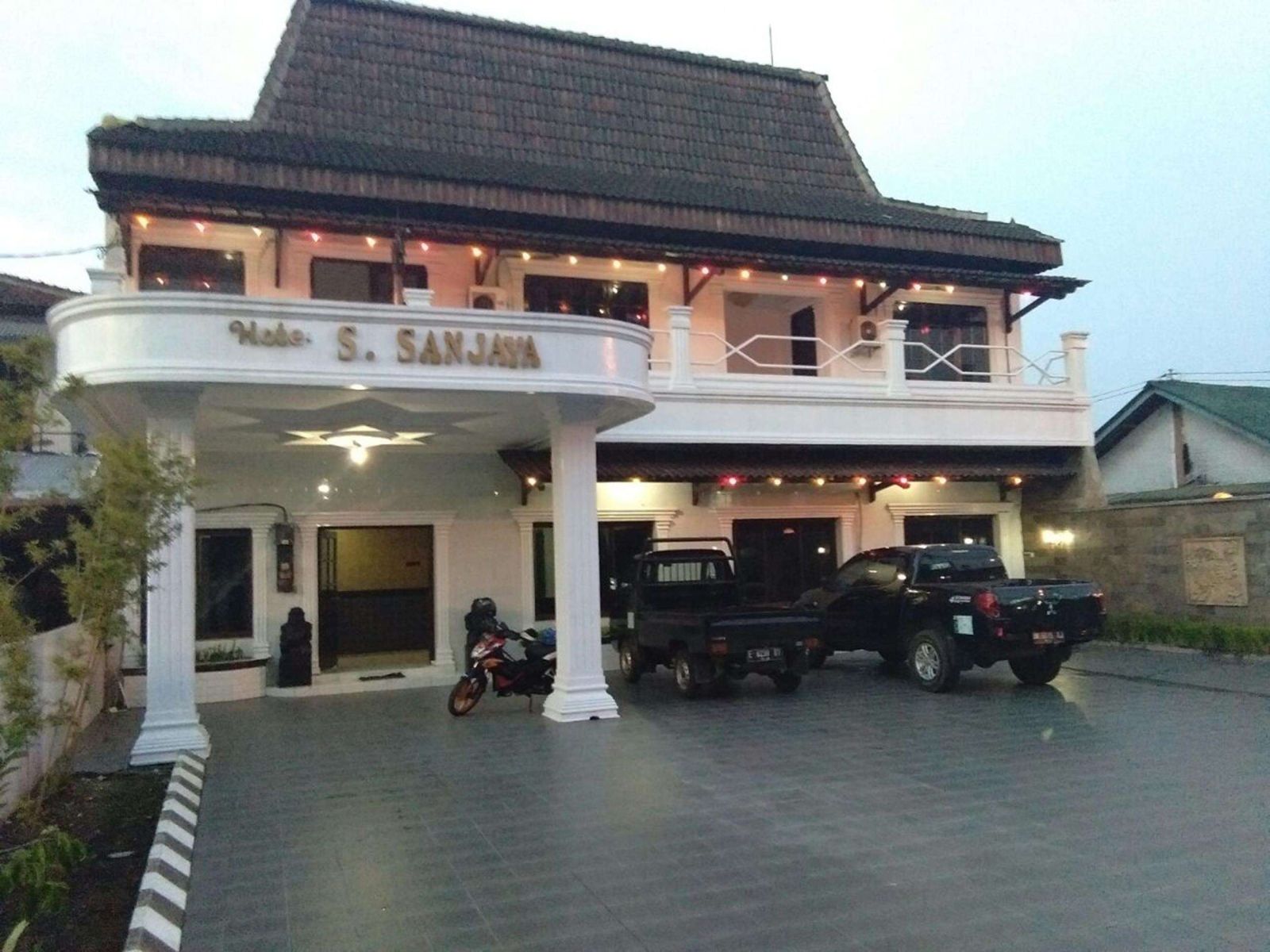 Hotel Santi Sanjaya: Santai di Jantung Kota Cilacap